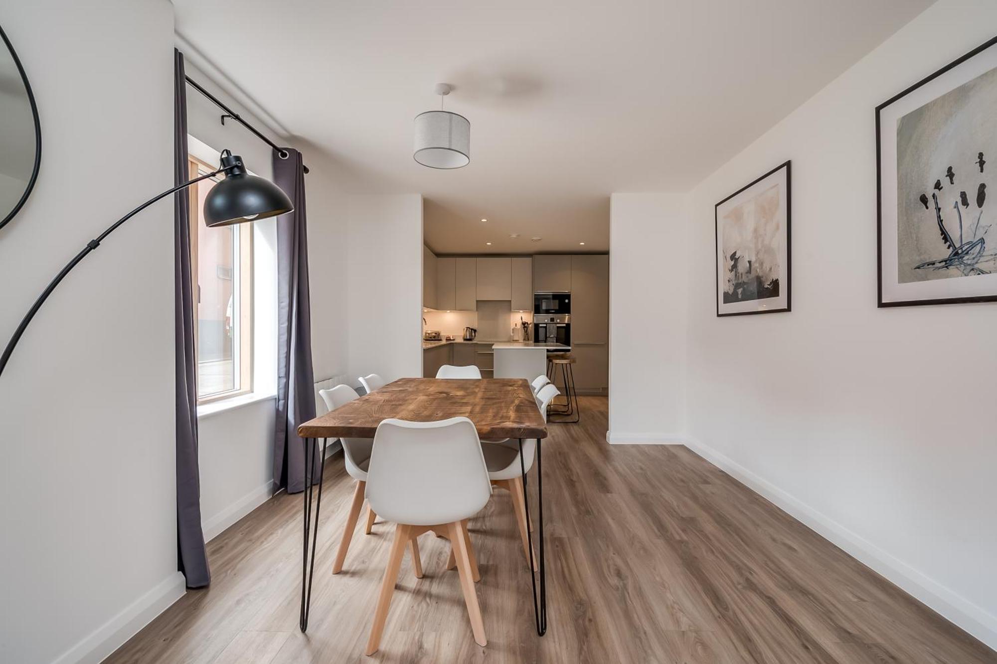 Premium Corporate & Family-friendly In Apartment Belfast