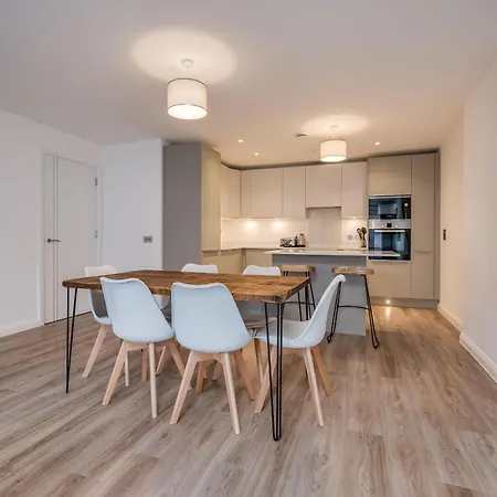 Premium Corporate & Family-Friendly Apartment In Belfast Exterior photo